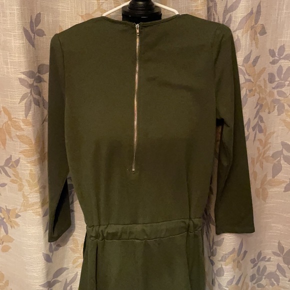 Fashion Nova Jumper with open knees - Picture 4 of 5